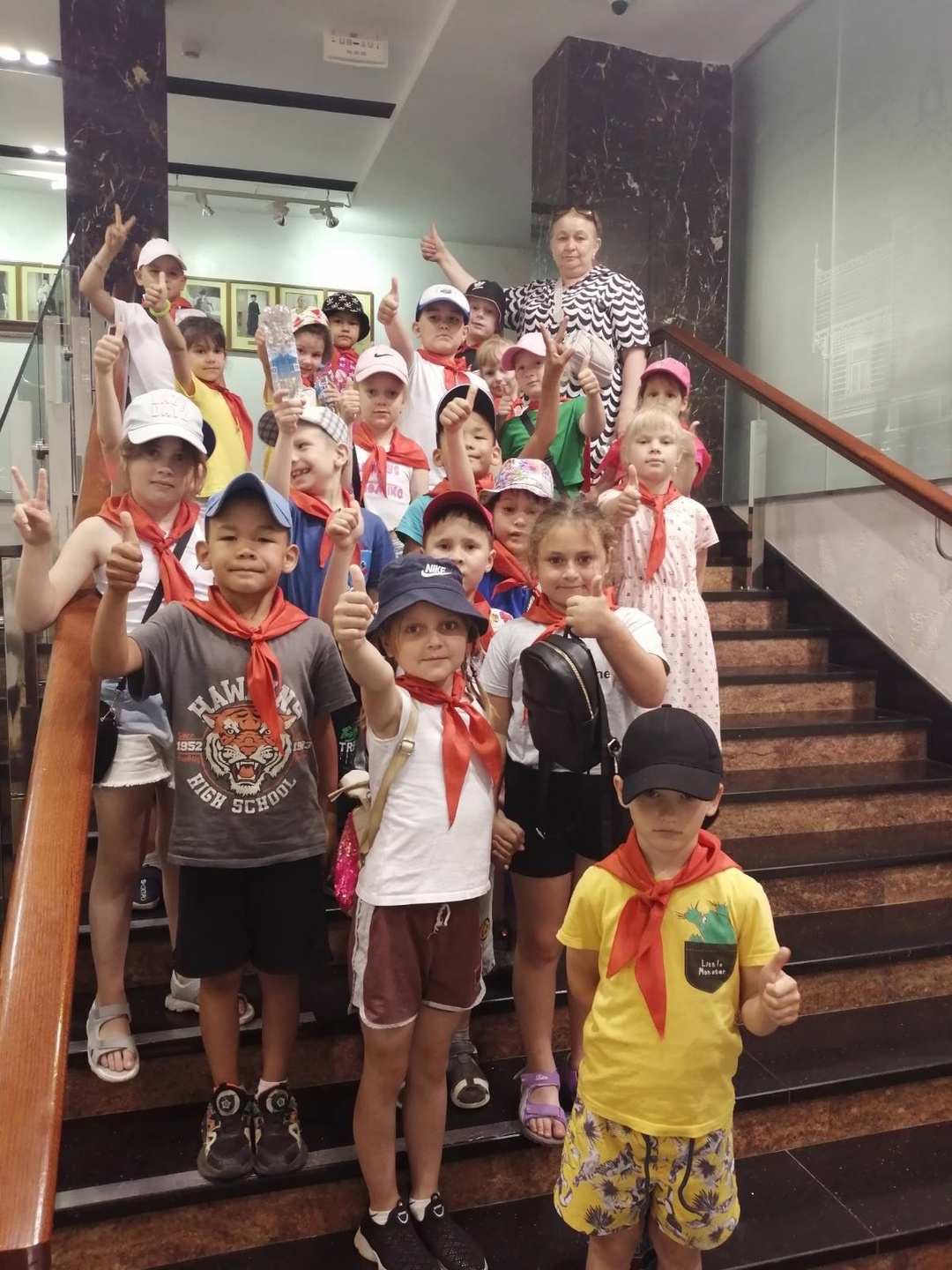 Спектакль «Эко-сказка  или как друзья чистую воду спасали» для детей из лагерей дневного пребывания