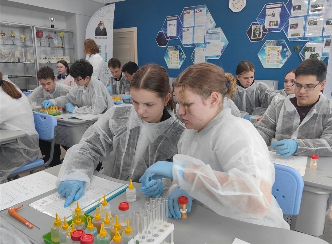 В День российской науки юные исследователи из Карачино примерили на себя роли ученых-испытателей