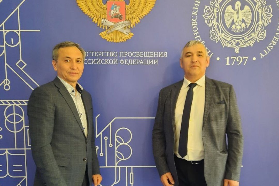 Команда Нижнеаремзянской школы работает в Санкт-Петербурге