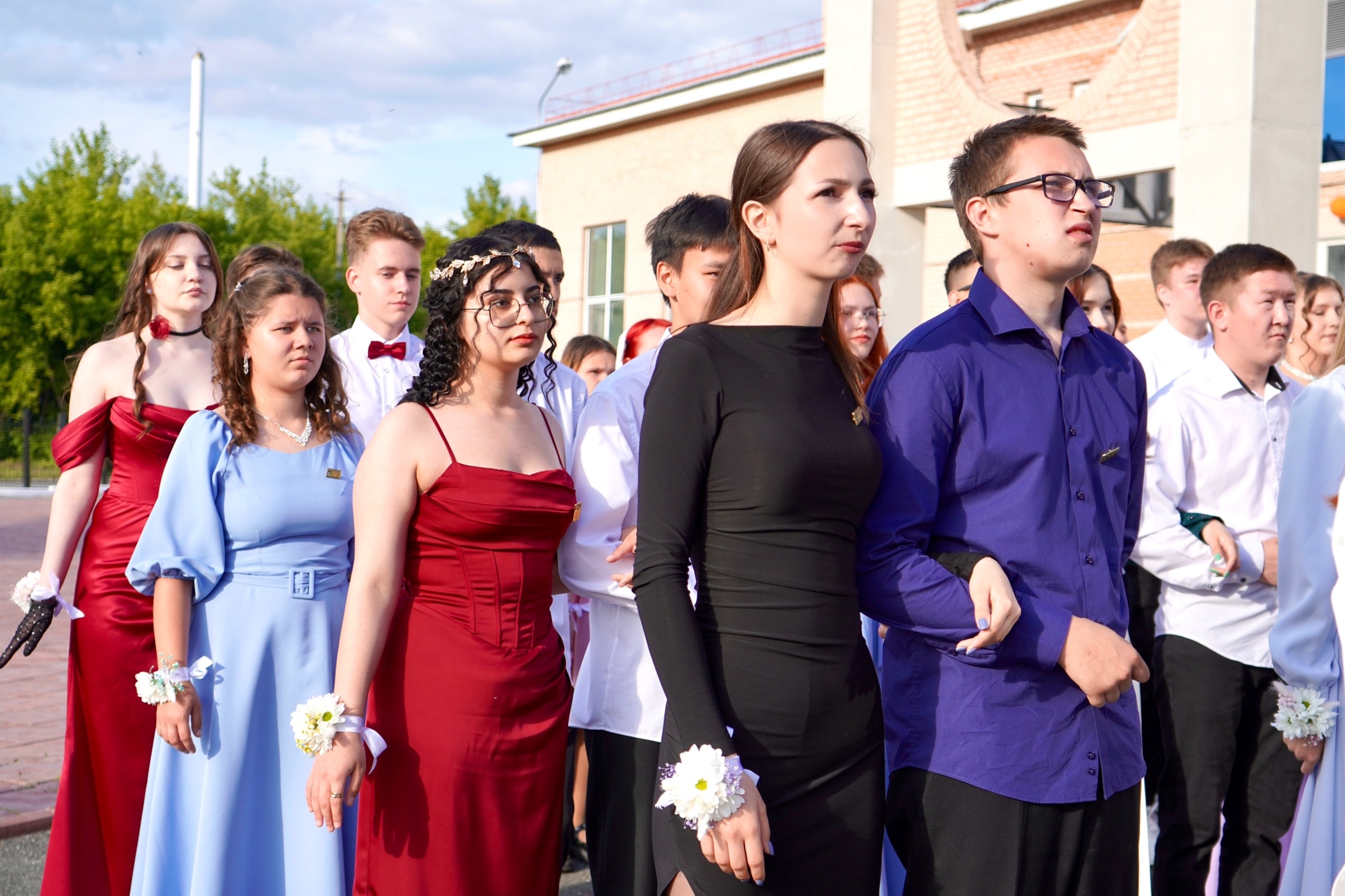 «Зори над Иртышом»: незабываемый выпускной вечер для выпускников Тобольского района