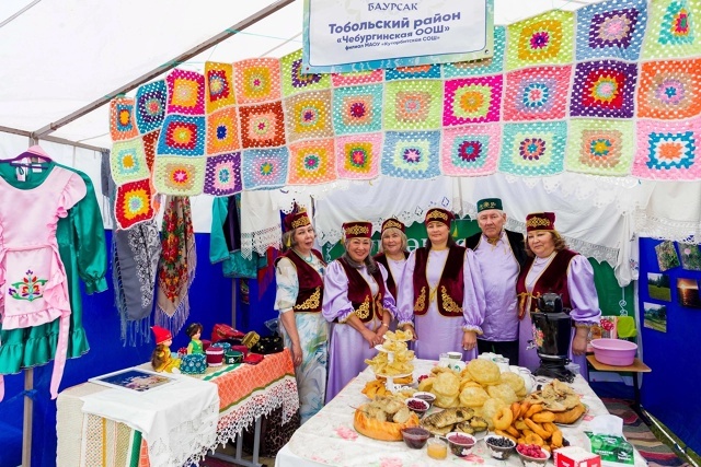 Педагоги, традиции и «Сибирский баурсак»